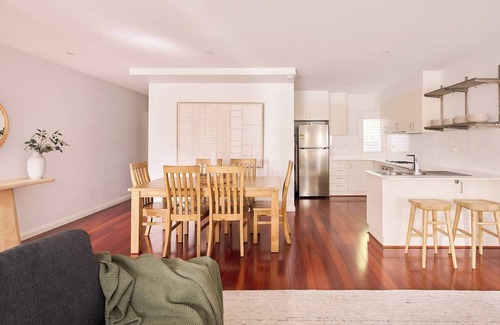 Dickson Casa | Leafy Dickson Home Close to Shops & Cafés