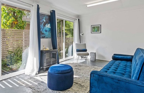 Wyoming Casa | Leafy Family Oasis - Wyoming, NSW