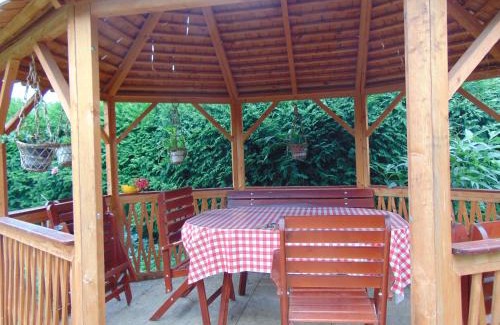 Sarvar Apartamento | Leander Apartman