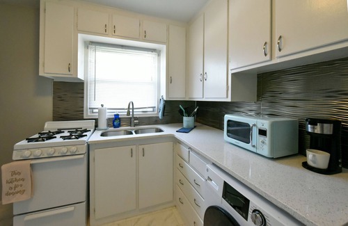 Downtown Omaha Apartamento | Leavenworth Park Apt 2-Close to UNMC Blackstone