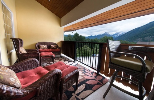 Leavenworth Condominio | Leavenworth Vacation Rental, Luxury, Downtown, Amazing Mountain View Condo,