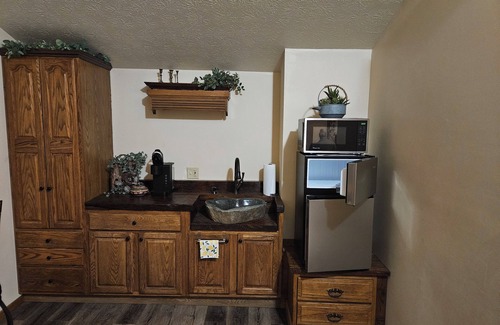 Bristolville Apartamento | Ledgestone Farms-Charming Country Studio