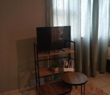 Empangeni Apartamento | Lee Crib