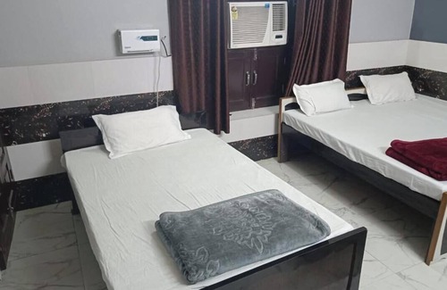 Faizabad Hotel | Leela Homestay