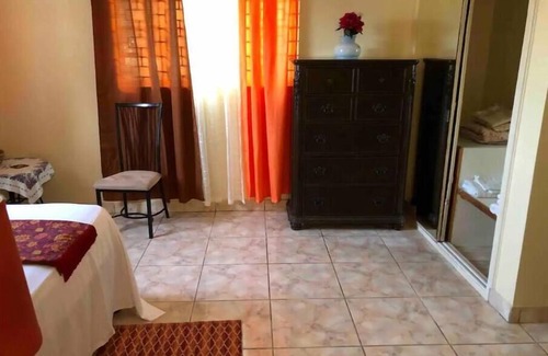 West Gate Hills Casa | Leela’s manor 9br homeowners
