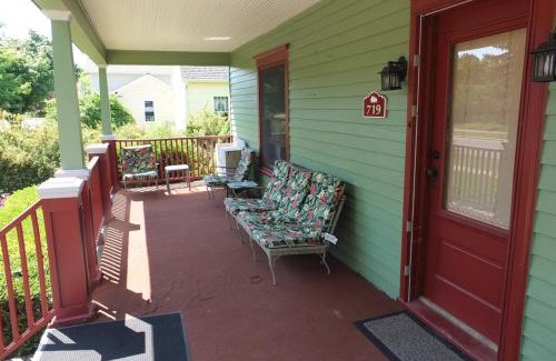 Frankfort Casa | Leelanau Cottage - Gorgeous & Great Location!