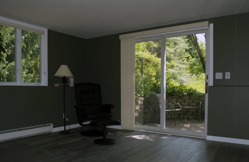 Traverse City Casa | Inicio de Leelanau County! 20 acres + (algunos con vista al lago) Patio vallado - mascotas!