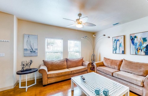 Corpus Christi Casa | Leeward Bay 15014