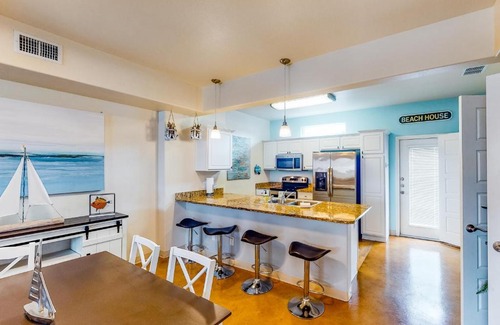 Corpus Christi Casa | Leeward Bay 15014