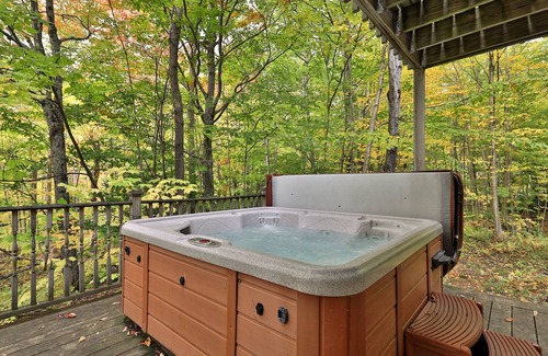Killington Casa | Left Duplex Home Directly Across From Pico Mountain, Close To Killington. 3 Bedroom Home