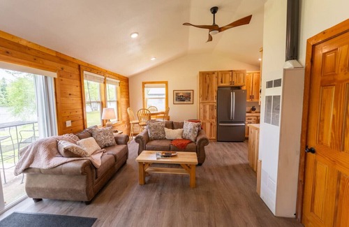 Eau Claire Casa | Legacy Farm Retreat! Waterfront Cottage 2
