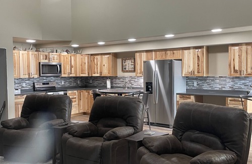 Bridgeport Cabina | Legacy Lodge, Beautiful views, local lakes for swimming/fishing.