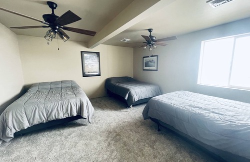 Bridgeport Cabina | Legacy Lodge, Beautiful views, local lakes for swimming/fishing.