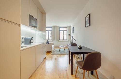 Lapa Apartamento | Legacy Oporto Design Apartment H by Vacationy