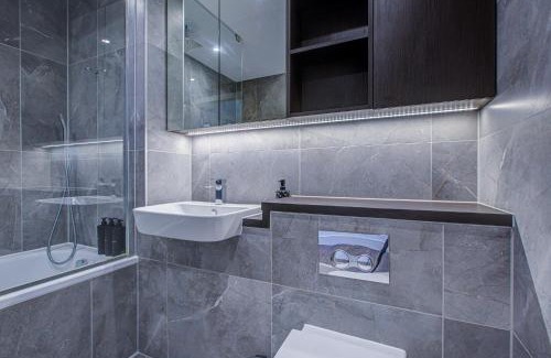 East Acton Apartamento | Legacy Punks by Artsy