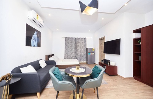 East Legon Apartamento | Legacy Square-East Legon by Quao Realty