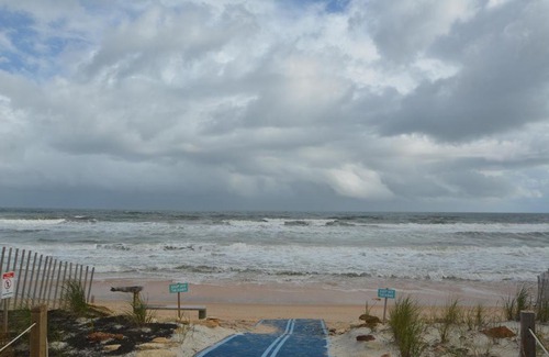 Marineland Acres Casa | Legasea a gorgeous 5 bed4 Bath Luxury Beach House Hot Tub Fenced Yard