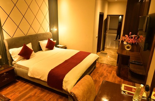 Hasanpur Complejo | Legasy Suites and Resorts