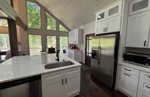 Duncanville Casa | Legends Lodge: A woodland retreat near University of Alabama!