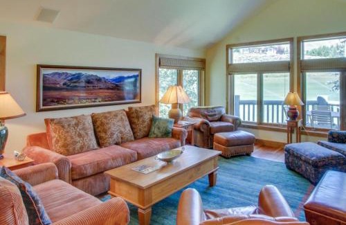 Elkhorn Village Apartamento | Legends - Simply Perfect Elkhorn Retreat