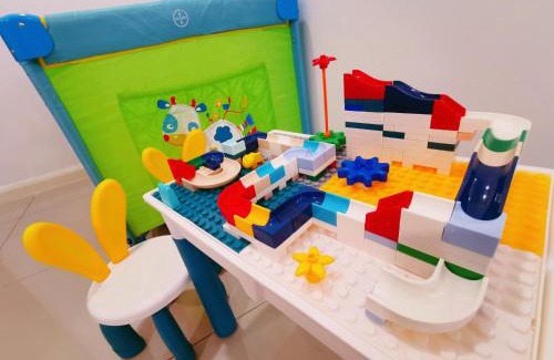 Medini Apartamento | Legoland 3min Lakeview HappyRainbowSuite 7Pax 2R2B