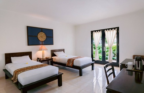 Berawa Hotel | Legong Keraton Beach Hotel