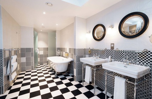 Chinatown Hotel | Leicester House Hotel