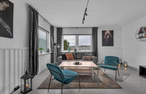 Tromsdalen Apartamento | Leilighet i Tromsdalen med en fantastisk utsikt over Tromsø Sentrum