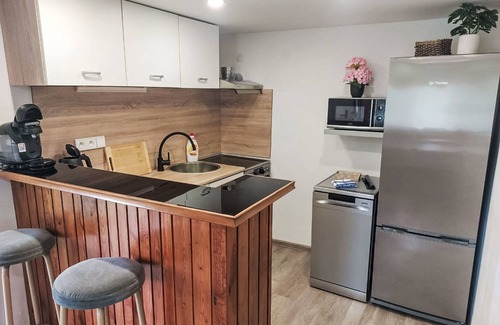 Kvasiny Casa | Ludek (KNY110) by Interhome