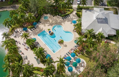 Naples Apartamento | Lely Greenlinks Top Floor - on Golf Course, Minutes from Beaches, Downtown!