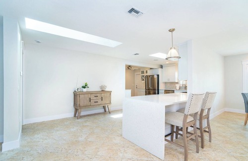 Point of Pines Casa | Lemon Bay Retreat-Boat/Jet Ski Hoist!