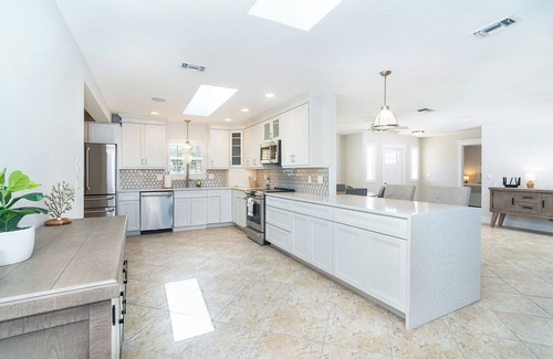 Point of Pines Casa | Lemon Bay Retreat-Boat/Jet Ski Hoist!