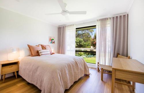 Callala Beach Casa | Lemon Drop - Short Walk to Beach