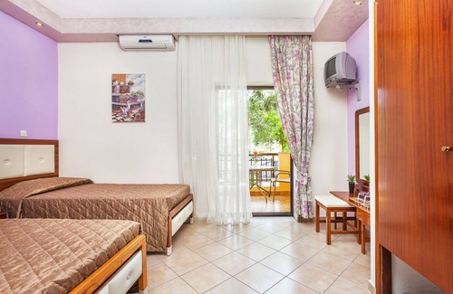 Pefkochori Casa | Lemon Garden Villa