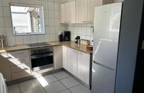 Franschhoek Casa | Lemon Tree Cottage a Charming 3 Bedroom Self-catering house