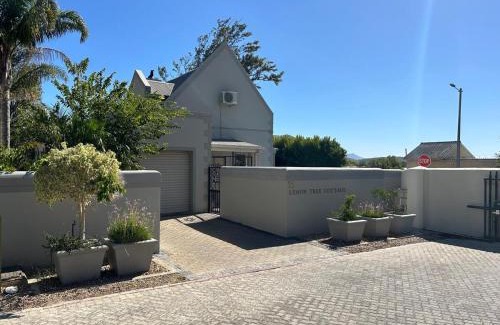 Franschhoek Casa | Lemon Tree Cottage a Charming 3 Bedroom Self-catering house