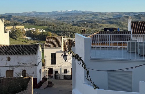 Olvera Casa | Lemon Tree Patio, Andalusian Traditional Cottage in the heart of Olvera