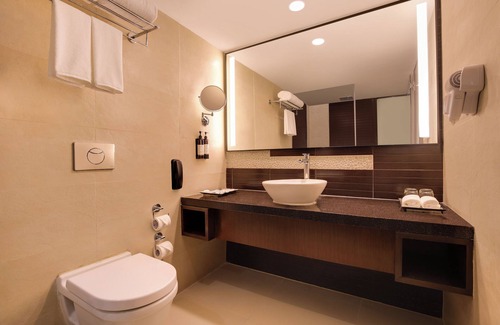 Vashi Hotel | Lemon Tree Premier Navi Mumbai