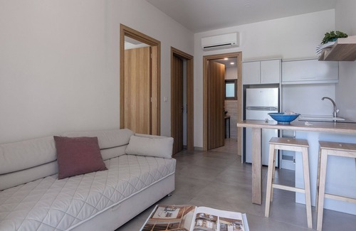 Porto Koukla Hotel | Lemonia Accommodations