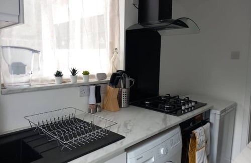 Hatfield Casa | Lemsford -contractors Relocators Longstay Discount