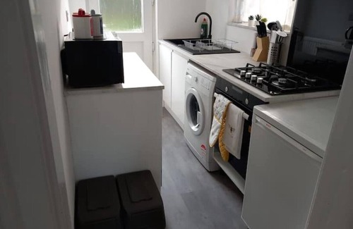 Hatfield Casa | Lemsford -contractors Relocators Longstay Discount
