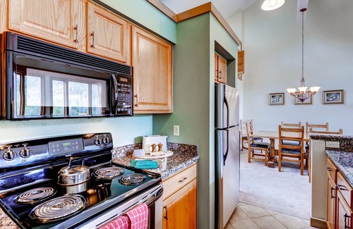 Lakeside Village Condominio | Lenawee 1740