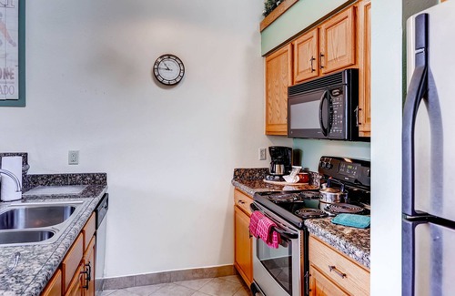 Lakeside Village Condominio | Lenawee 1740