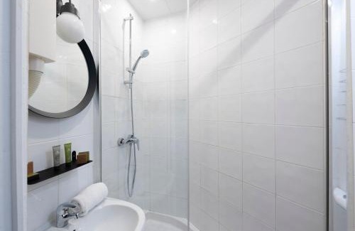 Saint-Vincent-de-Paul Hotel | Lennon by Avalon Hotel Paris Gare du Nord