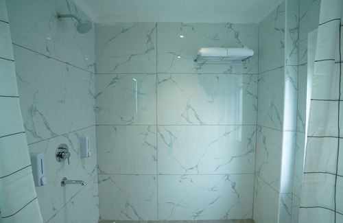 Hyderabad Hotel | LEONAR HOTEL