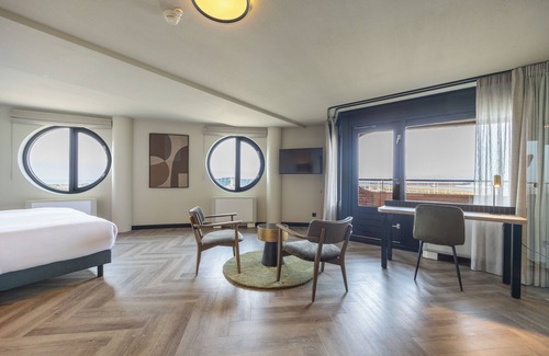 IJmuiden Hotel | Leonardo Hotel IJmuiden Seaport Beach