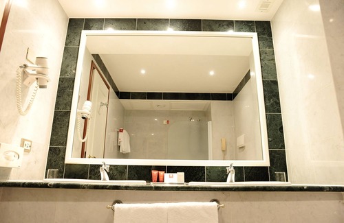 Chinatown Hotel | Leonardo Hotel Milan City Center