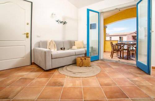 Porto Pozzo Apartamento | LEONE FLAT VII & Private Terrace with SEA VIEW