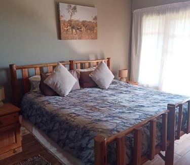 Camperdown Cama Y Desayuno | Leopards and Louries Bush Lodge
