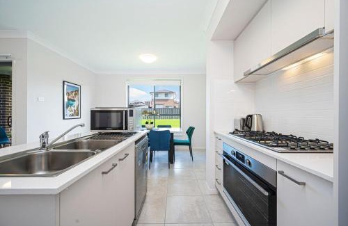 Leppington Casa | Leppington 5Br house near train and shopping